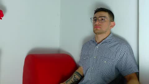 Snapshot of daniel_ova chatting on May 15, 11:50 am Sexy Dani online show from May 15, 11:50 am