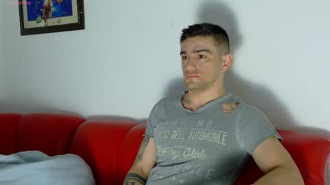 Snapshot of daniel_ova chatting on June 4, 11:27 am Sexy Dani online show from June 4, 11:27 am