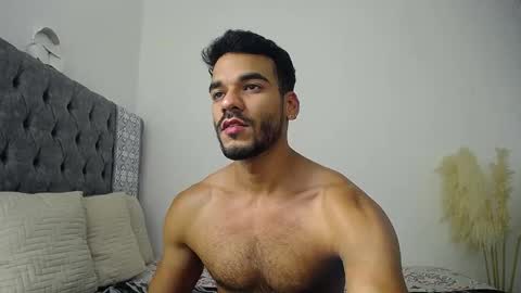 Snapshot of daniel_sherlock chatting on April 20, 10:00 pm Daniel Sherlock online show from April 20, 10:00 pm