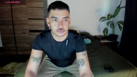 Dani  online show from November 17, 8:25 pm