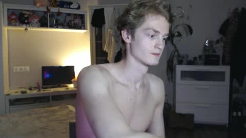 Snapshot of daniel_yumm chatting on April 15, 10:54 pm Daniel online show from April 15, 10:54 pm