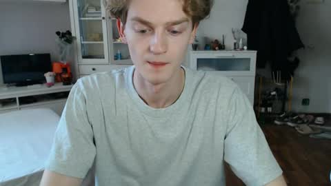 Snapshot of daniel_yumm chatting on April 30, 11:27 am Daniel online show from April 30, 11:27 am
