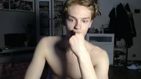 Snapshot of daniel_yumm chatting on May 10, 11:48 am Daniel online show from May 10, 11:48 am