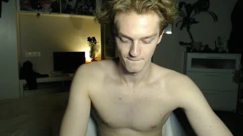 Snapshot of daniel_yumm chatting on May 17, 5:42 pm Daniel online show from May 17, 5:42 pm
