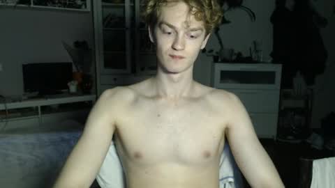 Snapshot of daniel_yumm chatting on May 20, 4:24 pm Daniel online show from May 20, 4:24 pm