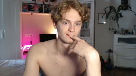 Snapshot of daniel_yumm chatting on May 25, 10:32 am Daniel online show from May 25, 10:32 am
