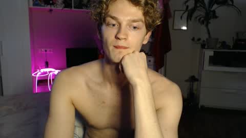 Snapshot of daniel_yumm chatting on May 26, 2:13 pm Daniel online show from May 26, 2:13 pm