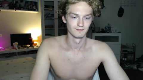 Snapshot of daniel_yumm chatting on June 26, 10:14 pm Daniel online show from June 26, 10:14 pm