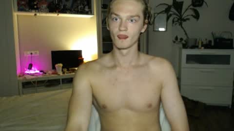Snapshot of daniel_yumm chatting on July 6, 8:44 pm Daniel online show from July 6, 8:44 pm