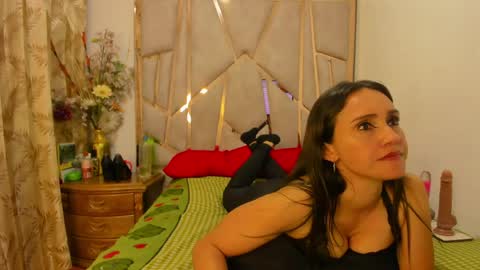 Snapshot of daniela_casallass chatting on April 18, 7:07 pm Daniela online show from April 18, 7:07 pm