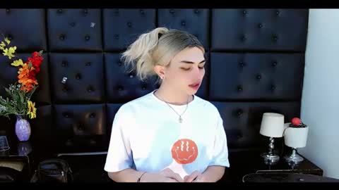 Snapshot of daniela_pink_ chatting on February 22, 7:01 pm daniela_pink_ online show from February 22, 7:01 pm