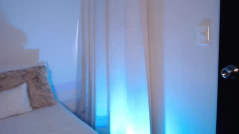 Snapshot of daniela_valencia chatting on October 8, 8:39 pm Lucia online show from October 8, 8:39 pm