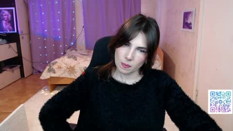 Daniela Cooper online show from April 4, 1:19 pm