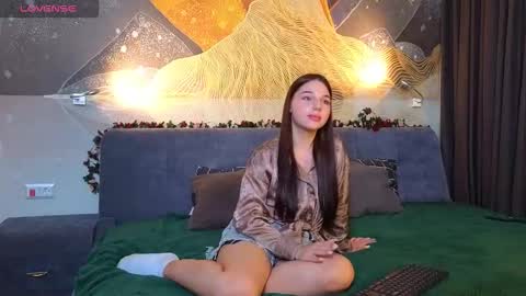 Snapshot of danielacrystal chatting on November 7, 3:23 pm Hi my name is Daniela Im new here but I really like to chat online show from November 7, 3:23 pm