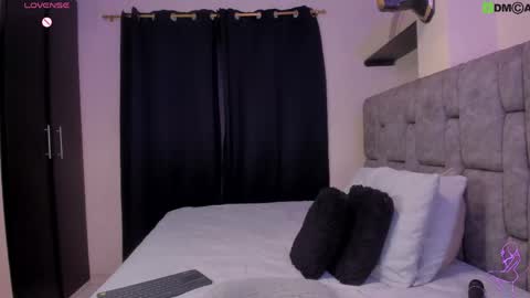 Snapshot of danielasexya chatting on May 19, 7:53 pm danielasexya online show from May 19, 7:53 pm