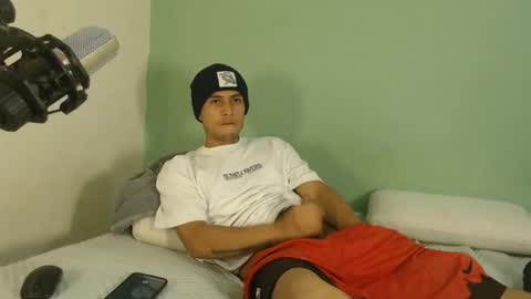 danielitopapii online show from March 13, 3:46 am