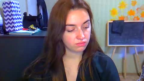 Snapshot of daniella_brunnette_ chatting on October 22, 10:48 am Daniella  online show from October 22, 10:48 am