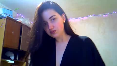 Snapshot of daniella_brunnette_ chatting on October 27, 10:30 am Daniella  online show from October 27, 10:30 am