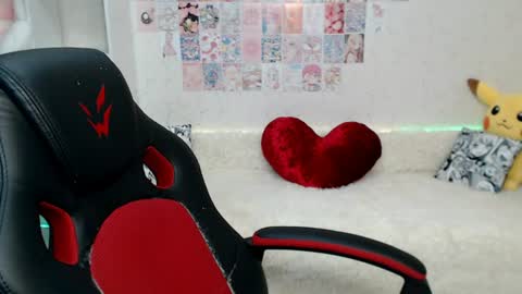 Snapshot of daniella_martin chatting on July 19, 12:58 am Daniella Martin online show from July 19, 12:58 am