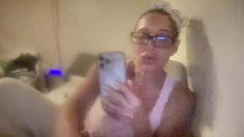 Snapshot of daniellealexa chatting on June 8, 2:23 am daniellealexa online show from June 8, 2:23 am