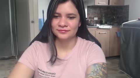 Snapshot of daniellerain chatting on February 1, 4:38 pm daniellerain online show from February 1, 4:38 pm