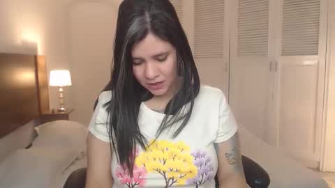 Snapshot of daniellerain chatting on March 9, 4:33 pm daniellerain online show from March 9, 4:33 pm