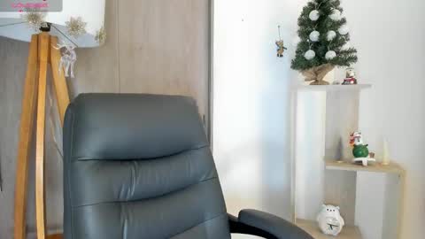 Danielle Rose online show from November 30, 10:58 pm