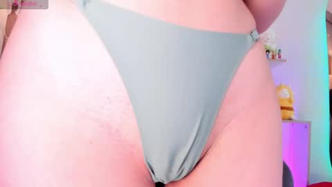 Snapshot of daniellerose_ chatting on April 28, 2:27 am Danielle Rose online show from April 28, 2:27 am