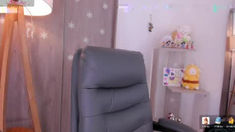 Snapshot of daniellerose_ chatting on May 12, 9:01 pm Danielle Rose online show from May 12, 9:01 pm