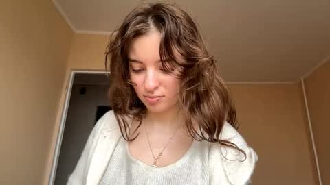 Mia online show from November 9, 7:28 am