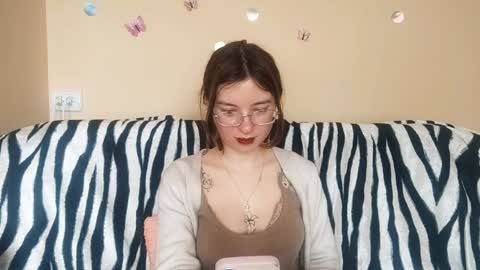 Mia online show from April 20, 1:14 pm