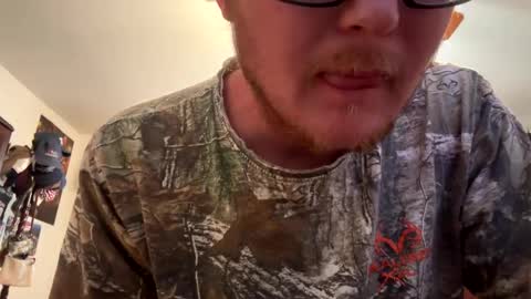 Snapshot of danielp_mod_cb chatting on January 12, 10:01 pm Daniel y. online show from January 12, 10:01 pm