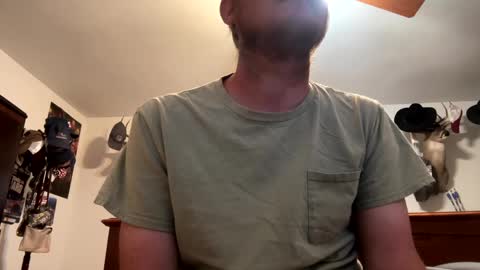 Snapshot of danielp_mod_cb chatting on January 14, 10:23 pm Daniel y. online show from January 14, 10:23 pm