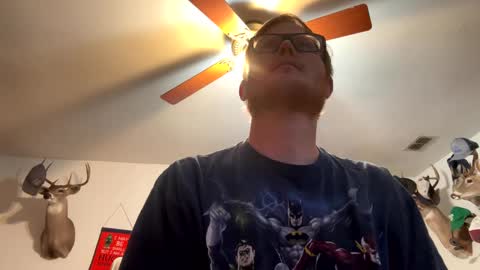 Snapshot of danielp_mod_cb chatting on February 10, 10:19 pm Daniel y. online show from February 10, 10:19 pm