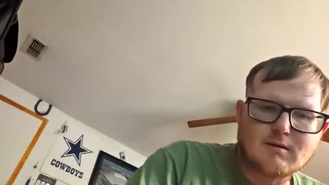 Snapshot of danielp_mod_cb chatting on September 10, 10:10 pm Daniel y. online show from September 10, 10:10 pm