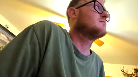 Snapshot of danielp_mod_cb chatting on September 17, 2:24 am Daniel y. online show from September 17, 2:24 am