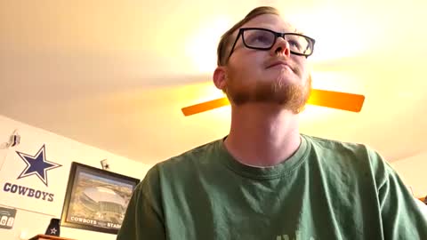 Snapshot of danielp_mod_cb chatting on October 3, 8:50 pm Daniel y. online show from October 3, 8:50 pm