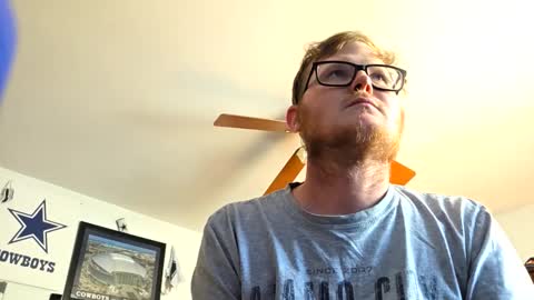 Snapshot of danielp_mod_cb chatting on November 3, 8:10 pm Daniel y. online show from November 3, 8:10 pm