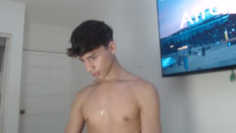 Snapshot of daniels_cruz chatting on June 2, 3:08 am Daniels Cruz online show from June 2, 3:08 am