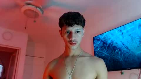 Snapshot of daniels_cruz chatting on June 4, 4:46 pm Daniels Cruz online show from June 4, 4:46 pm