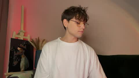 danieltuckerr online show from April 15, 2:07 am