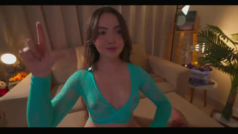 Snapshot of danii_xoxo chatting on April 21, 1:42 am online show from April 21, 1:42 am