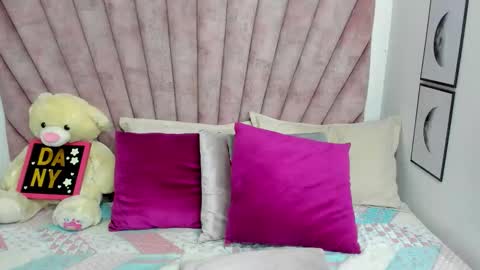 Snapshot of daniibelluci1 chatting on March 1, 3:52 am Danii Belluci online show from March 1, 3:52 am