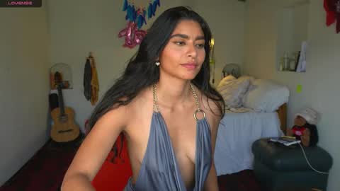 danalle .. online show from November 14, 9:24 pm