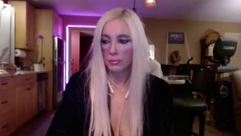 DanikaWhite69 online show from December 28, 11:19 am