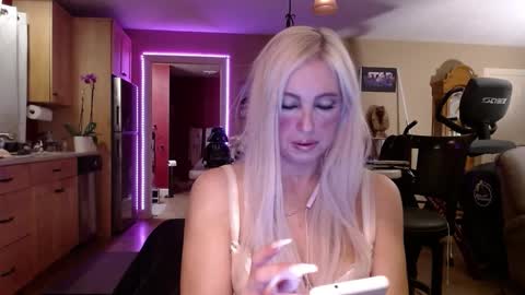 DanikaWhite69 online show from December 30, 5:04 am