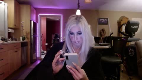 DanikaWhite69 online show from February 6, 7:13 am