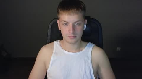Snapshot of danila_trezzini chatting on May 29, 9:13 pm danila online show from May 29, 9:13 pm