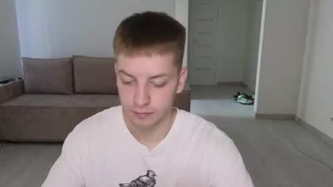 Snapshot of danila_trezzini chatting on June 20, 4:48 am danila online show from June 20, 4:48 am