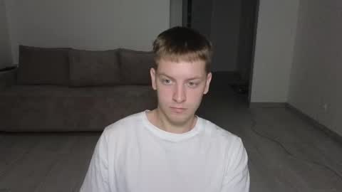 Snapshot of danila_trezzini chatting on June 23, 9:35 pm danila online show from June 23, 9:35 pm